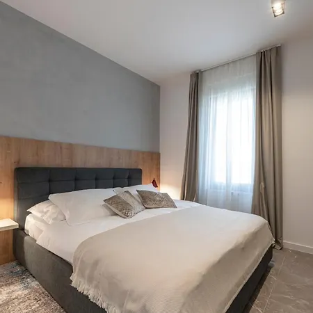 Luxury Mazza -leonarda