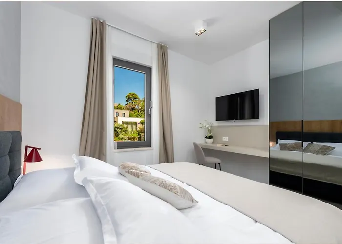 Luxury Mazza -leonarda